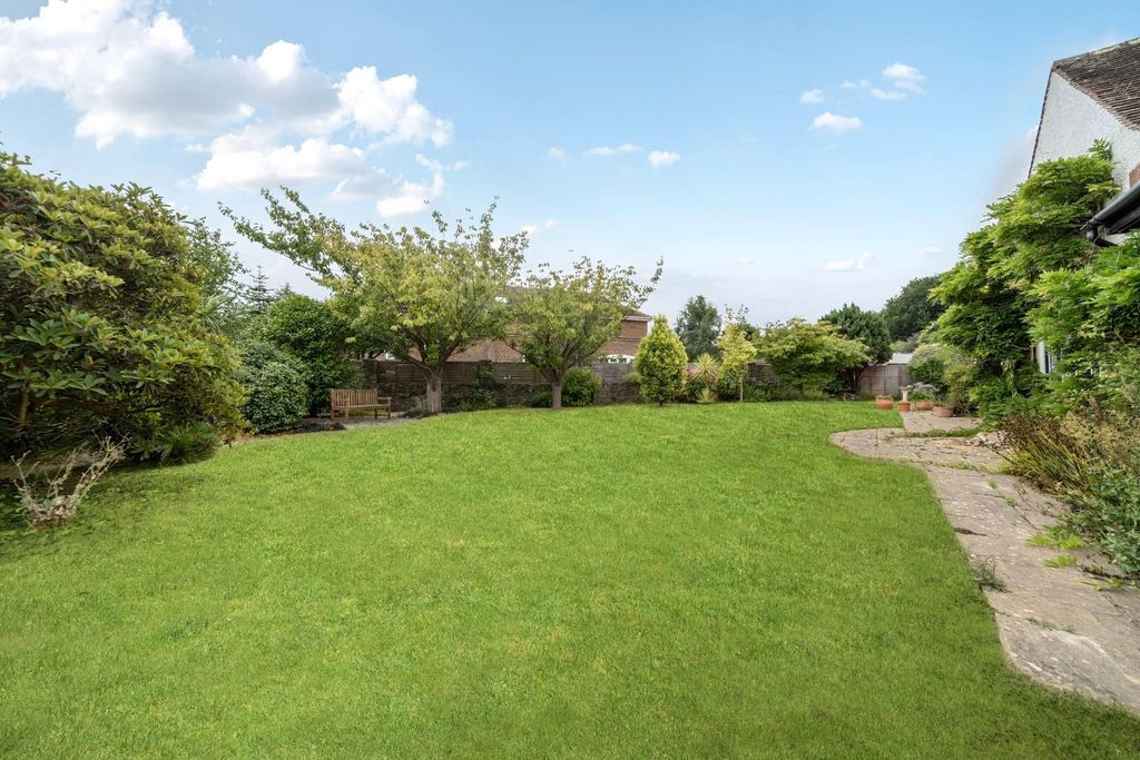 Property photo 1 of 23 26-1329857-26-6883B792c7Eed-Arw-26.Jpg