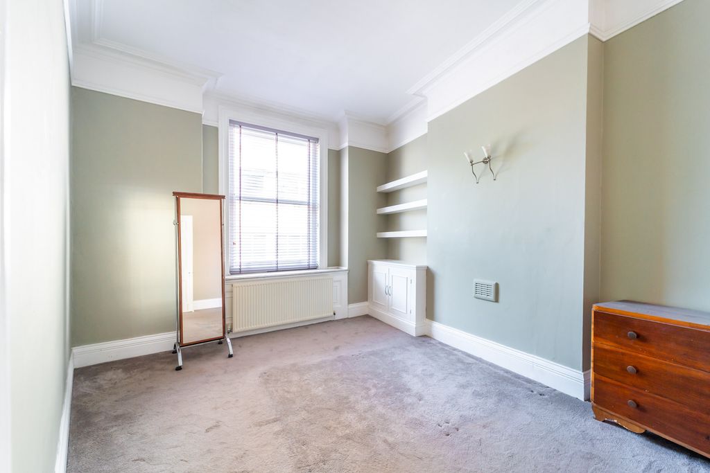 Property photo 3 of 10 Mba03377