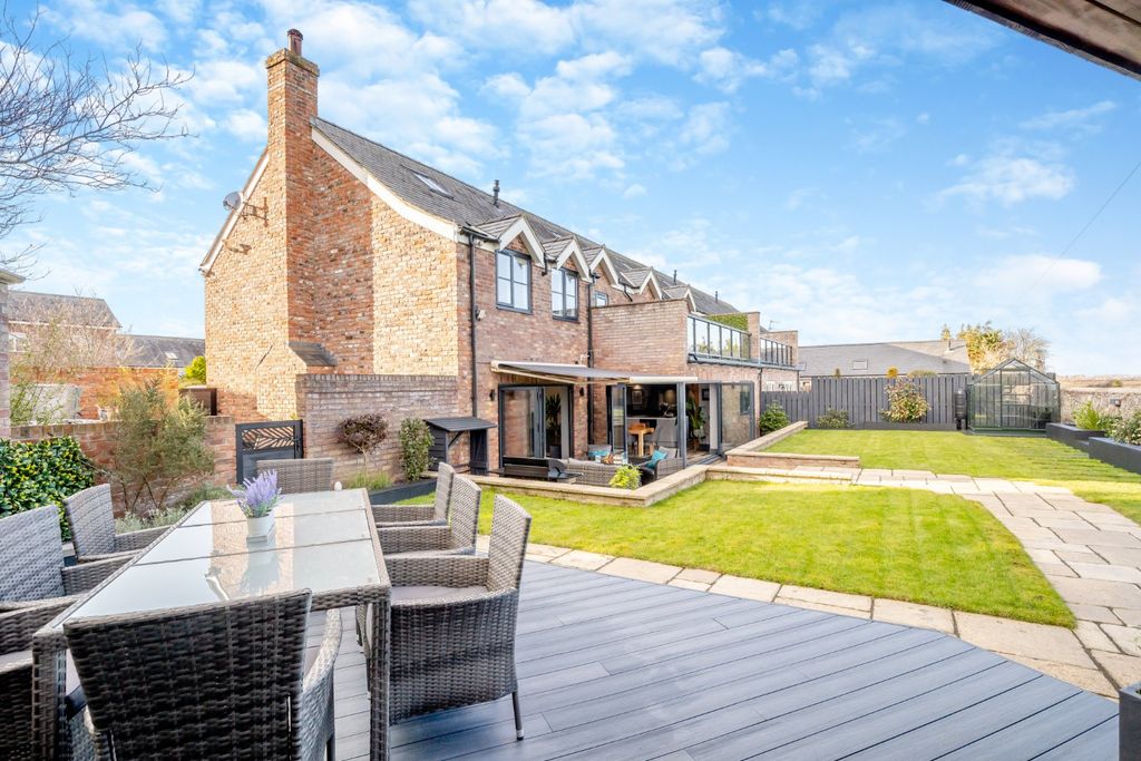 Property photo 1 of 20 Terfyn Court