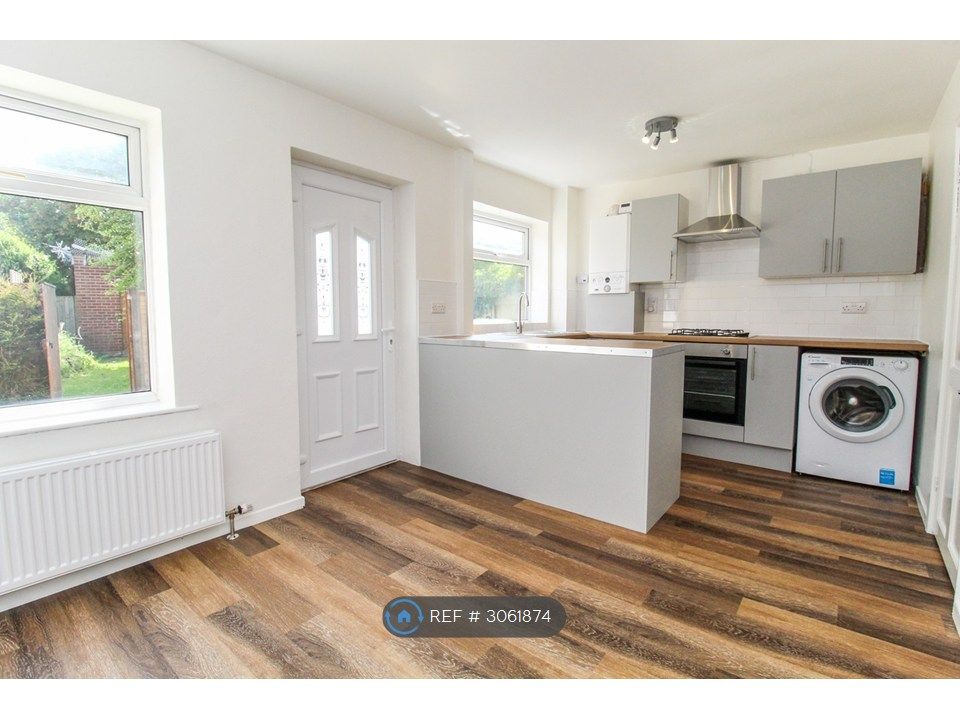 Property photo 2 of 10 Washing Machine Included