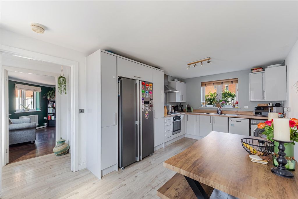 Property photo 2 of 17 Kitchen/Diner