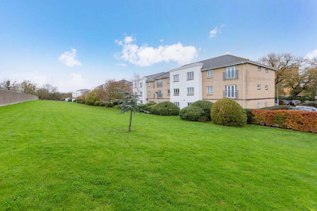 Property photo 2 of 11