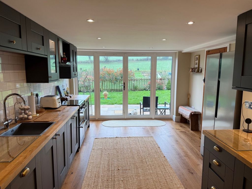 Property photo 2 of 23