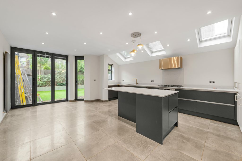 Property photo 2 of 19 Kempe Road |Gallery