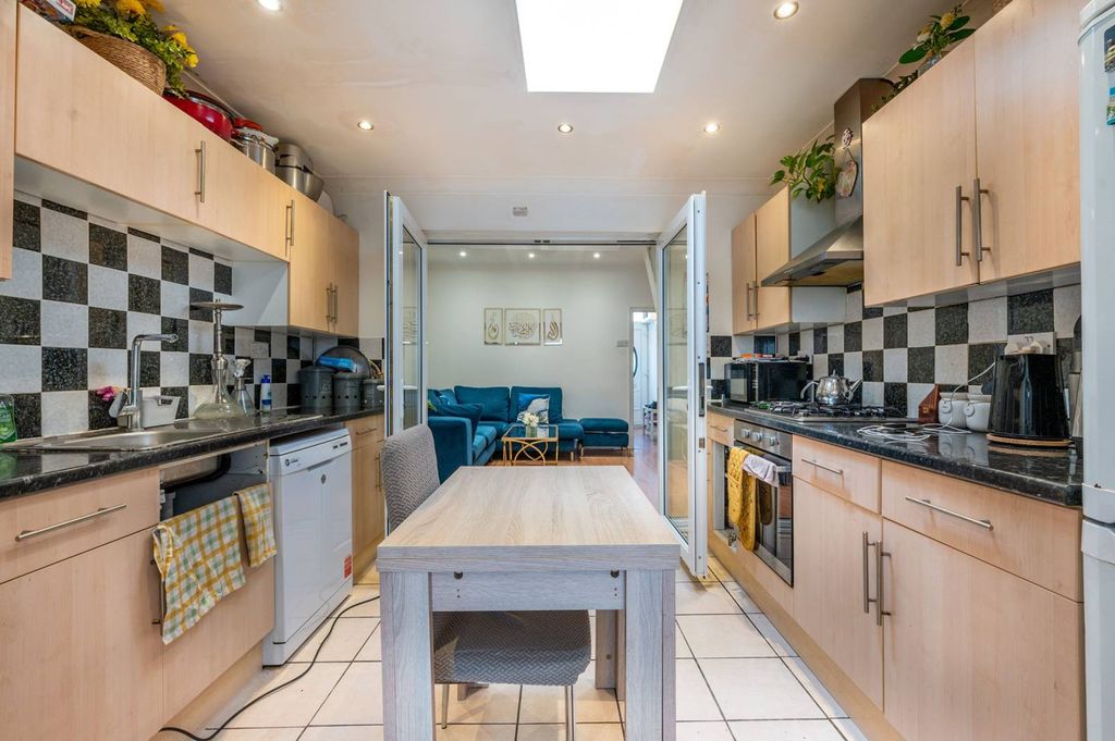 Property photo 1 of 9