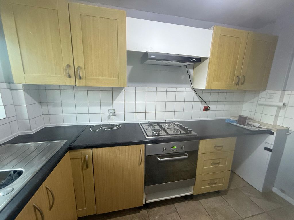 Property photo 3 of 12 Gallery