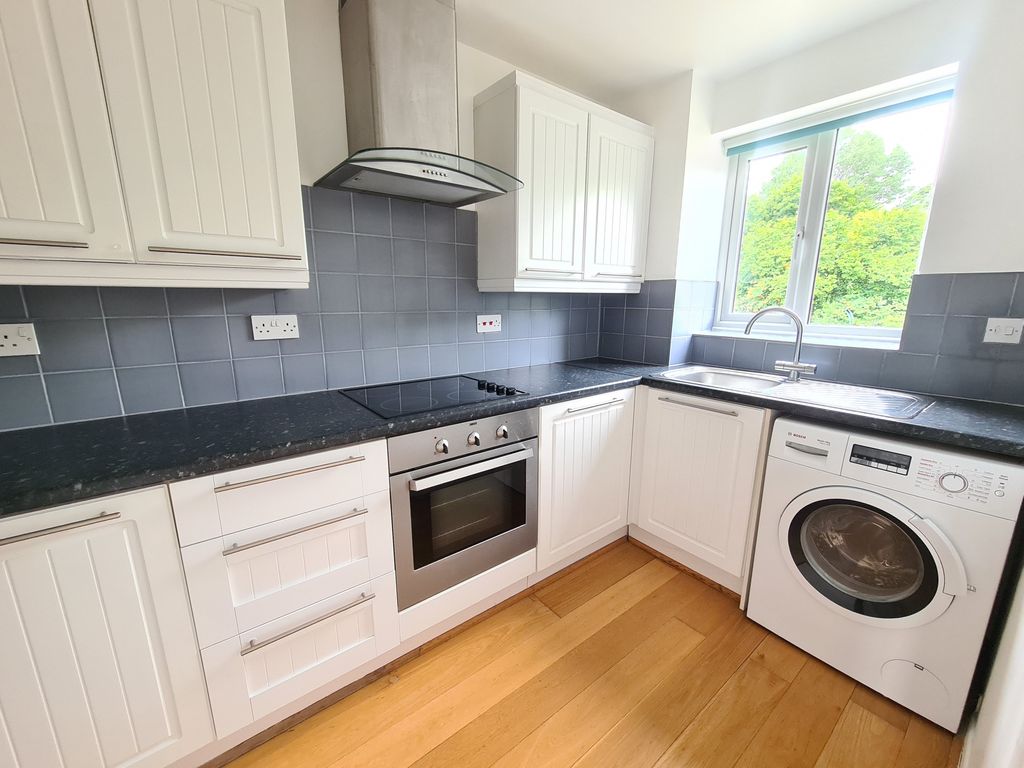 Property photo 1 of 10 Kitchen