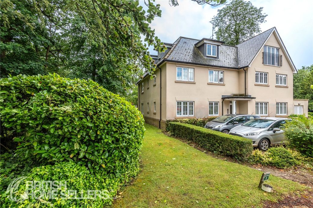 Property photo 2 of 15 Picture No. 17