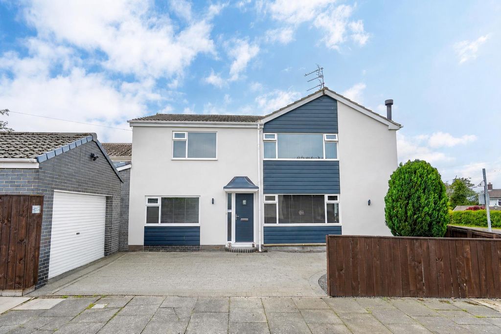 Property photo 1 of 12 External