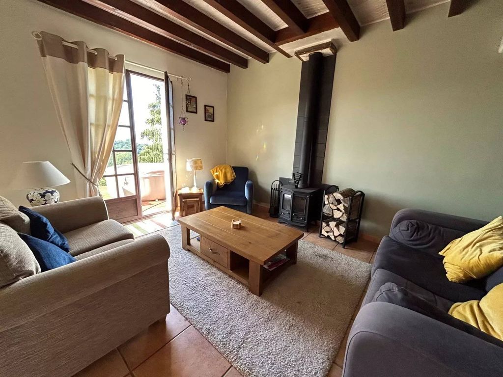 Property photo 2 of 12