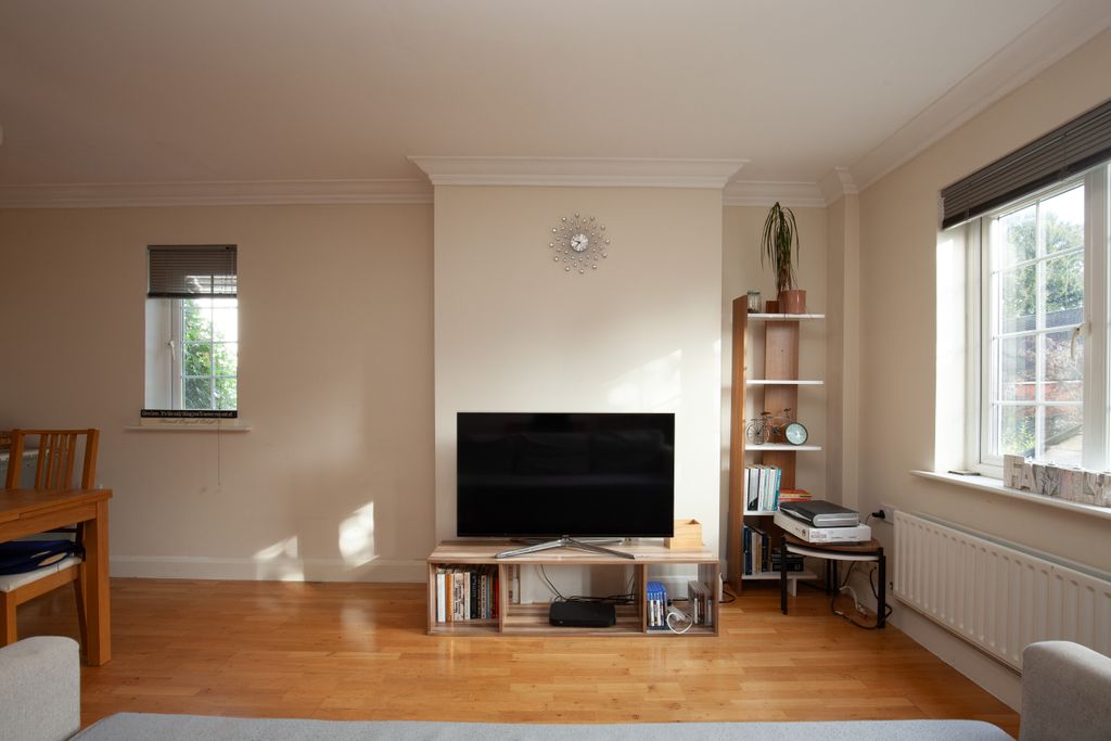 Property photo 3 of 19 Focussed Living Area