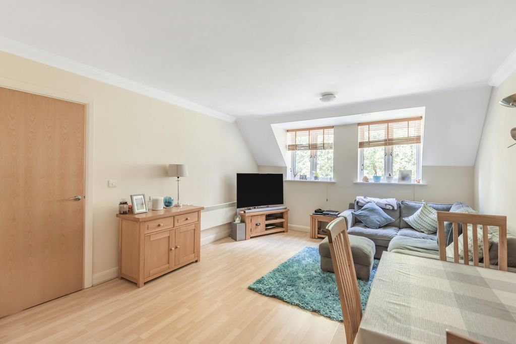 Property photo 2 of 10 4