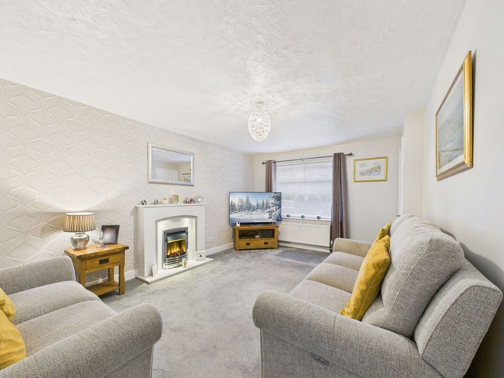 Property photo 2 of 12 Lounge