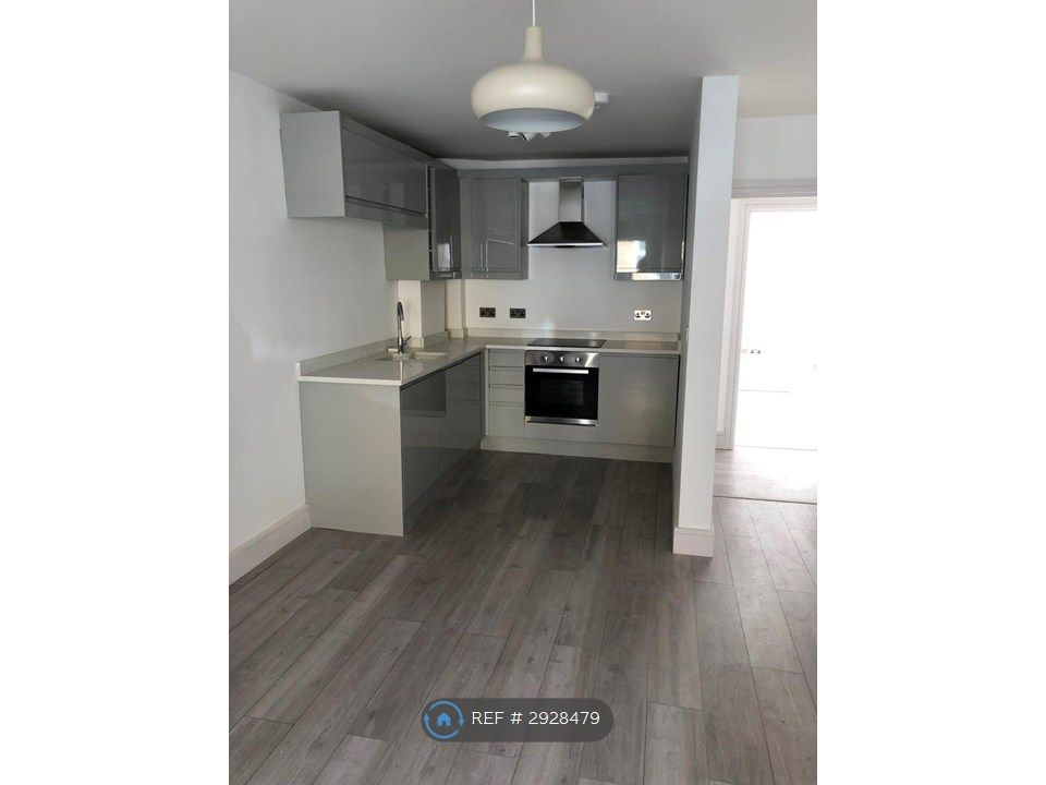 Property photo 3 of 10 Kitchen/Front Room