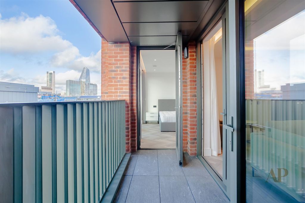 Property photo 3 of 23