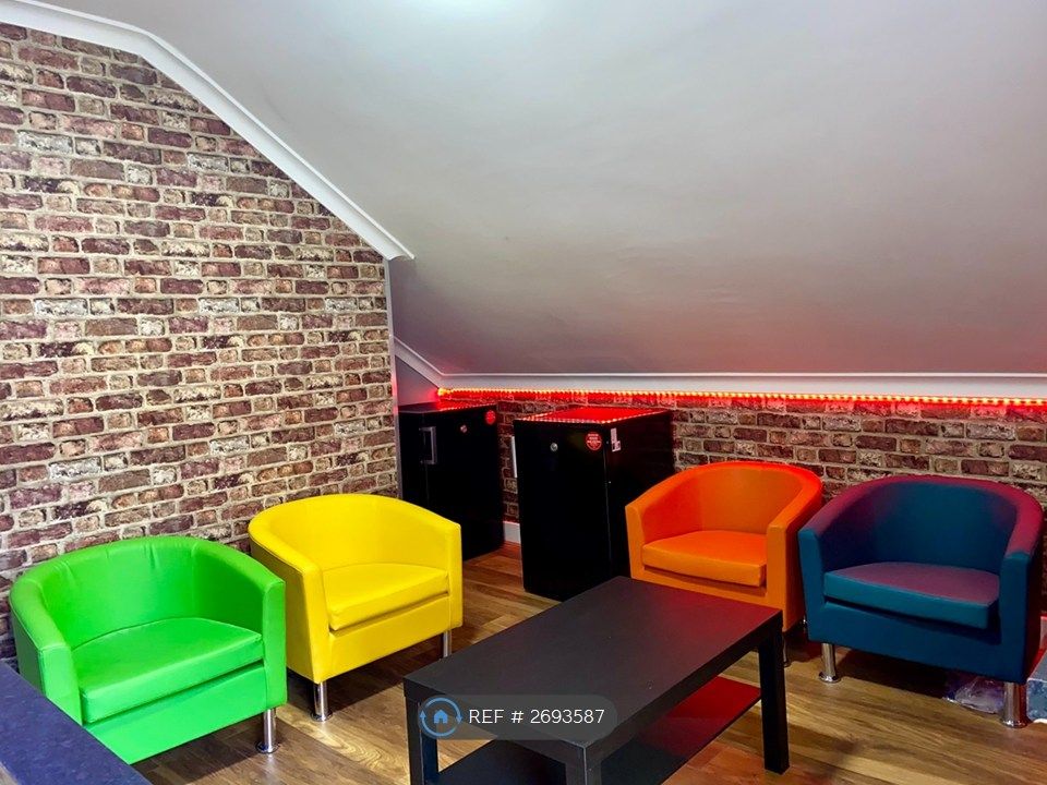 Property photo 2 of 11