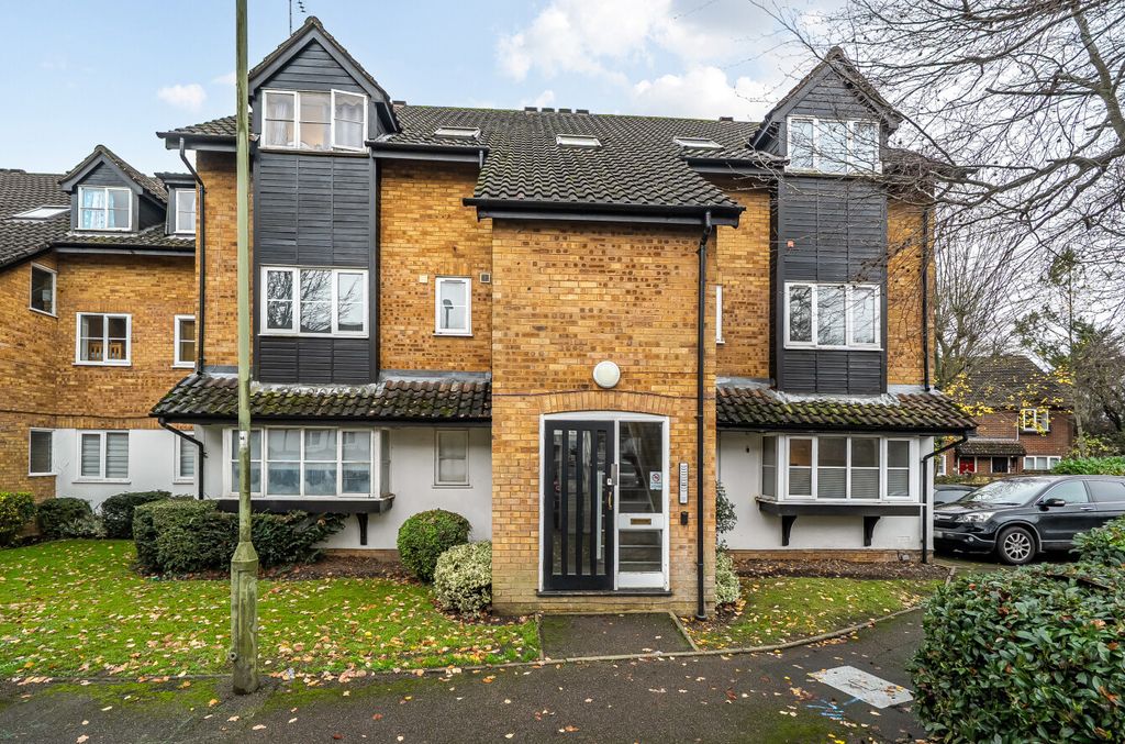 Property photo 1 of 20 1388731-19-693839...