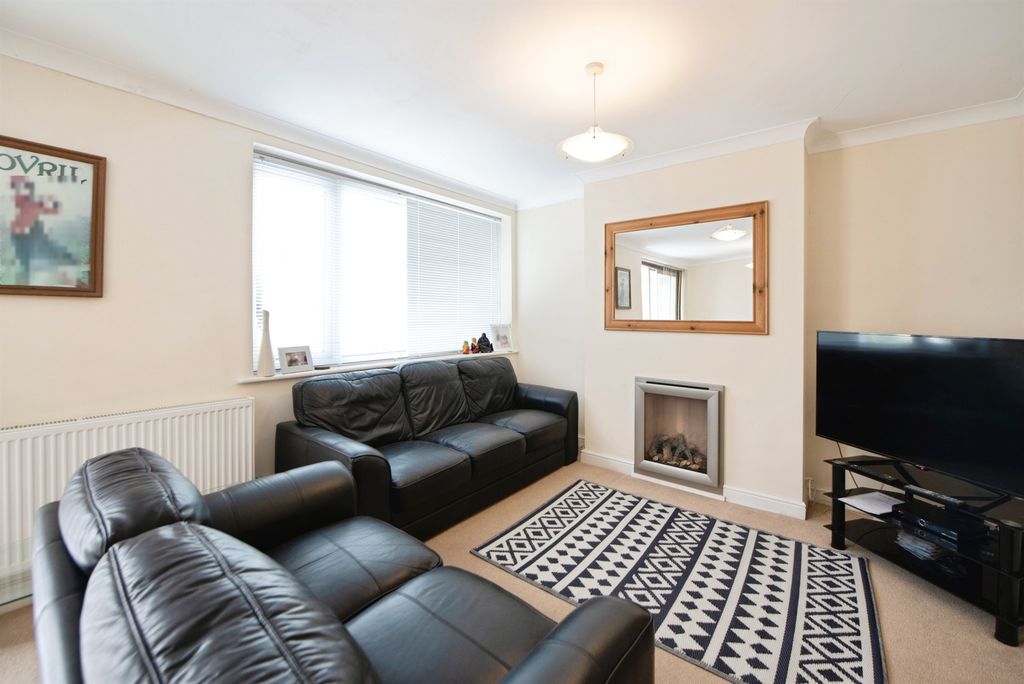 Property photo 2 of 22