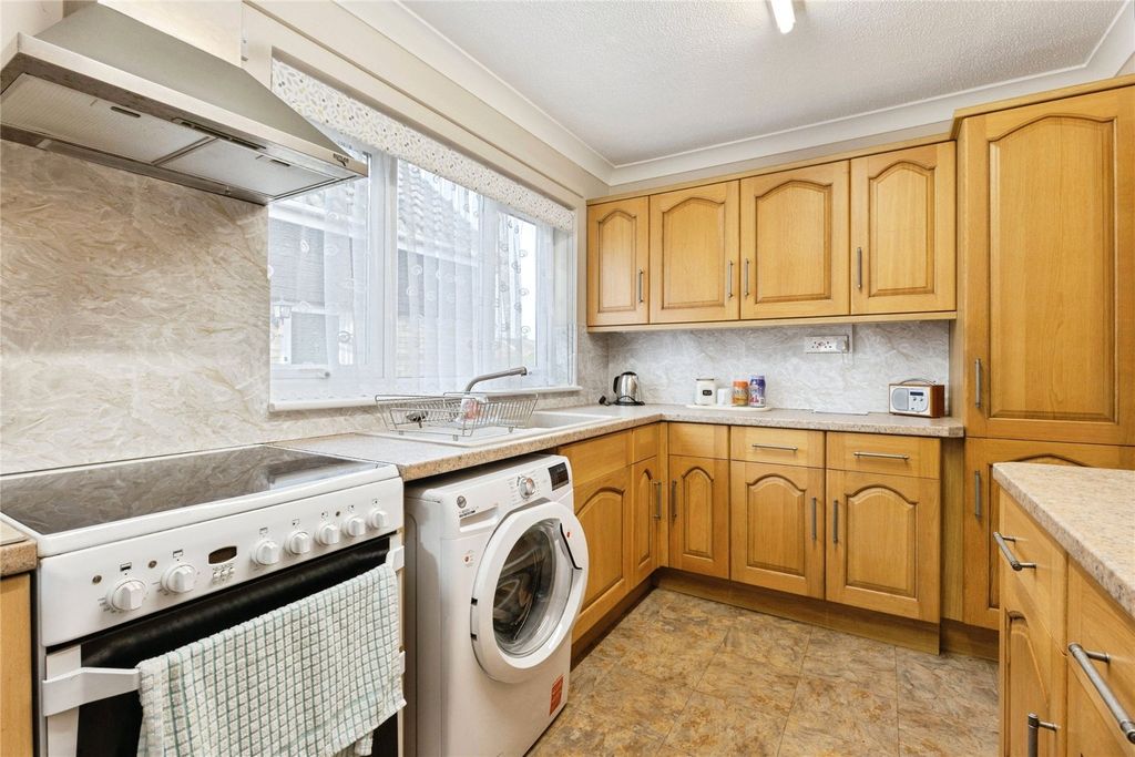 Property photo 2 of 19 Picture No. 13