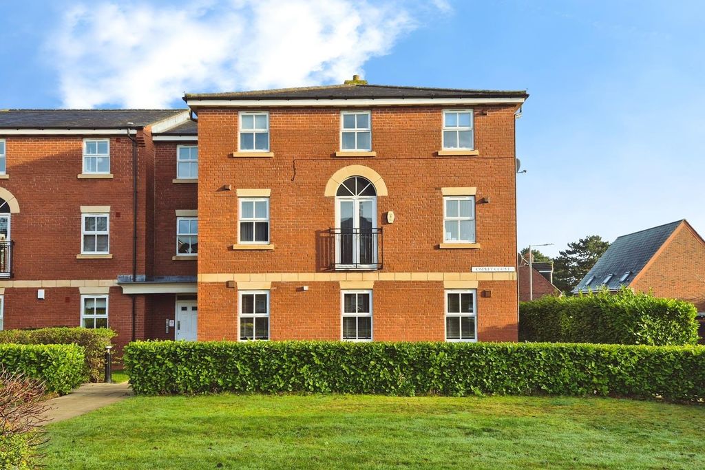 Property photo 1 of 12