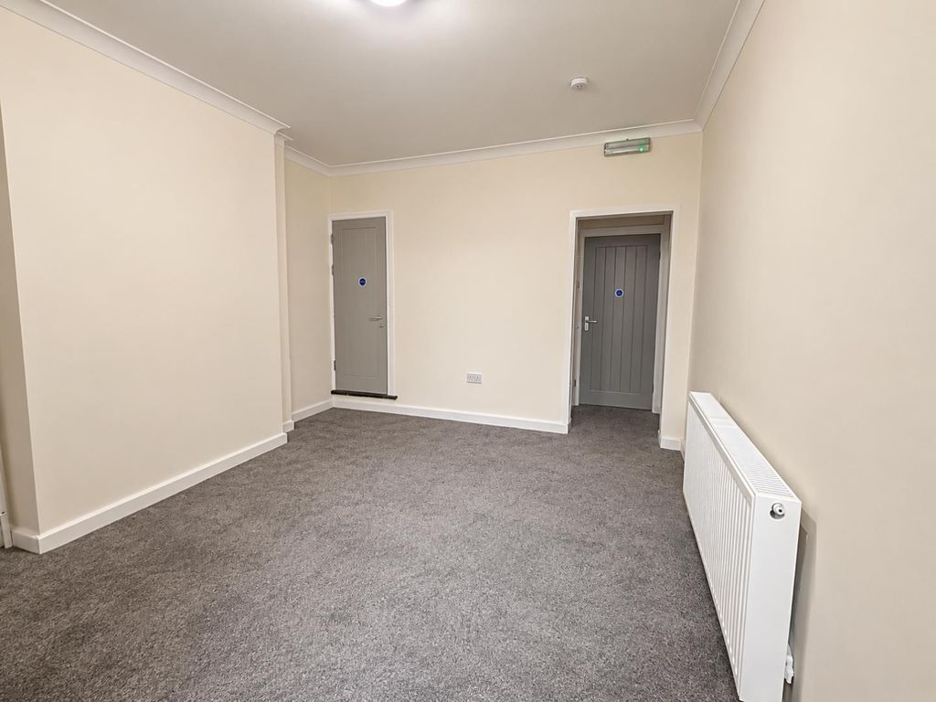 Property photo 2 of 22 Edf4Bd9E-86A4-403A-A61d-4d31Aa6E97d7.Png