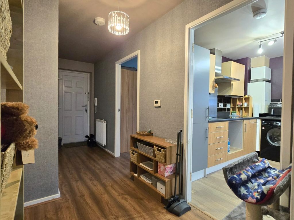 Property photo 2 of 22 4301753