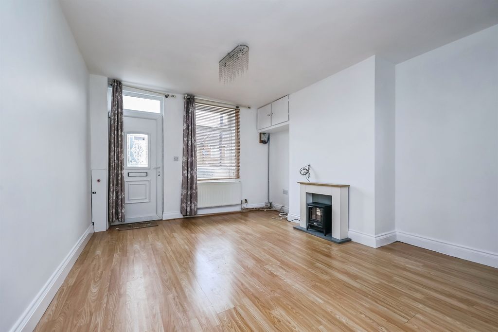 Property photo 3 of 13