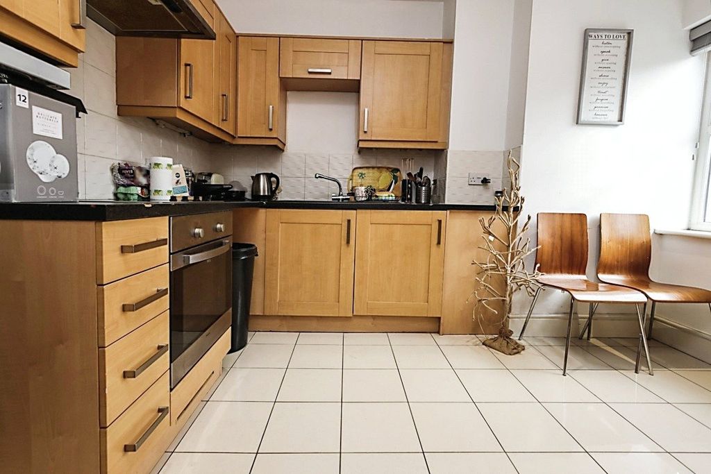 Property photo 2 of 15 Kitchen