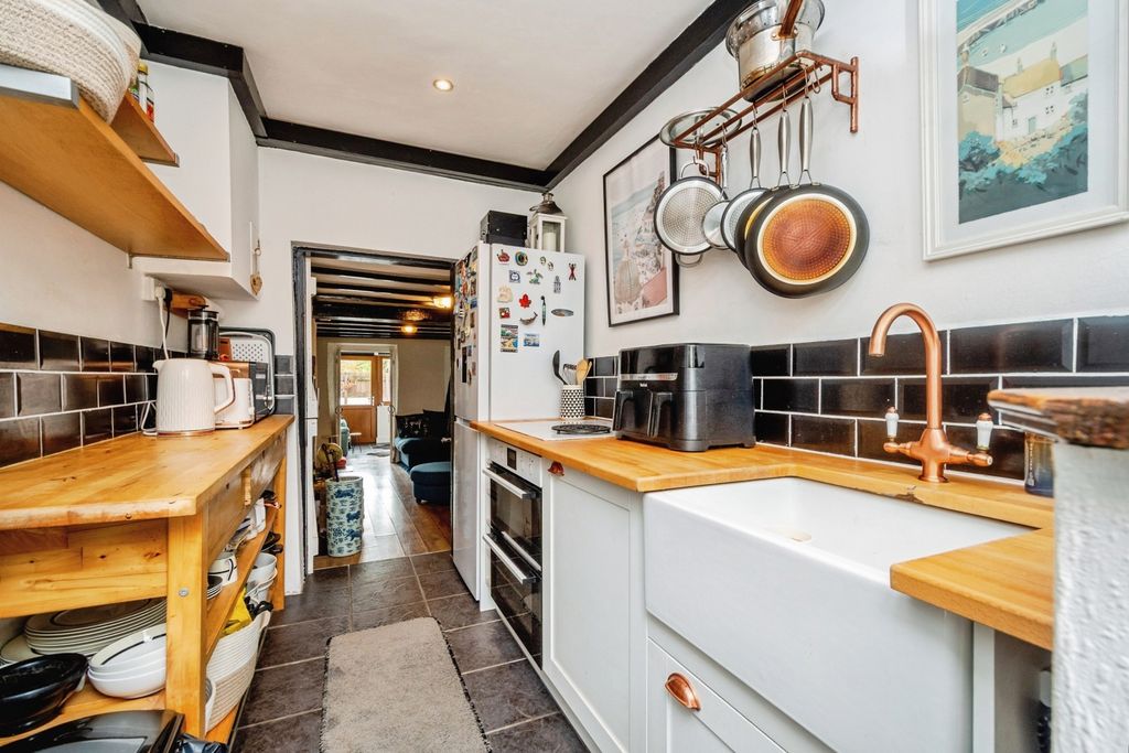 Property photo 3 of 19 Pbox-Img.Jpg