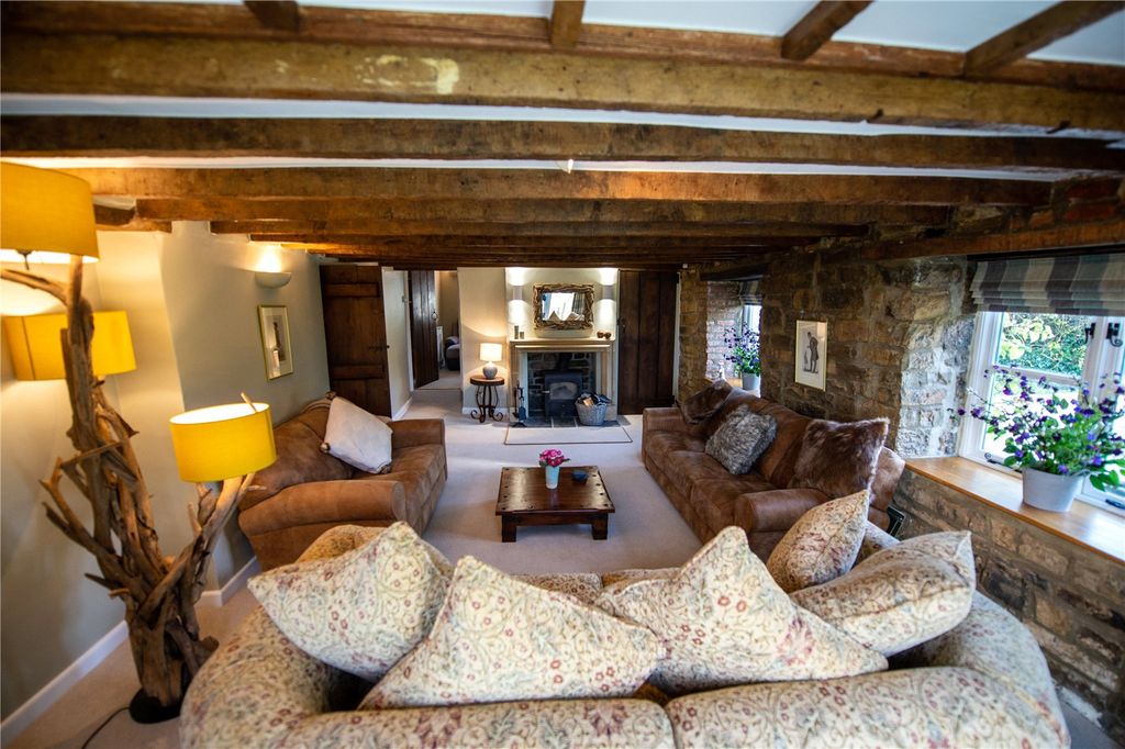 Property photo 2 of 25 Picture No. 23