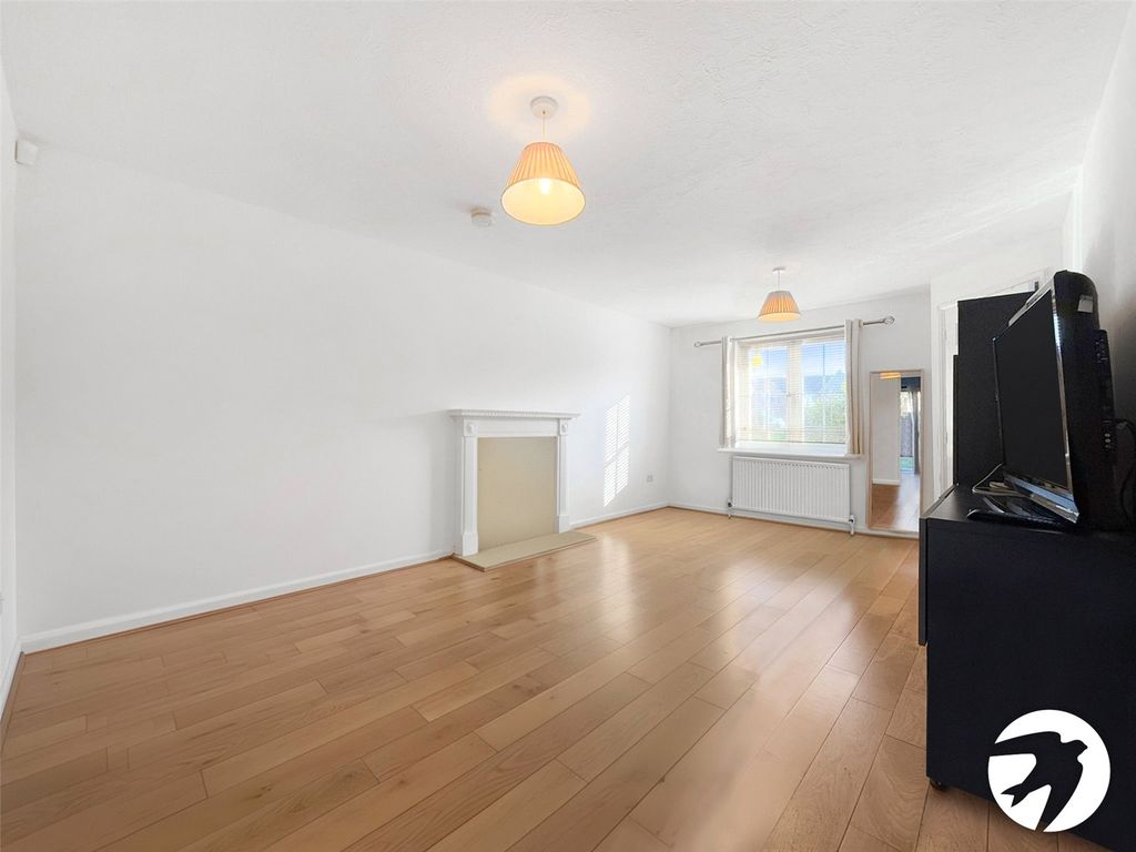 Property photo 3 of 21 Reception