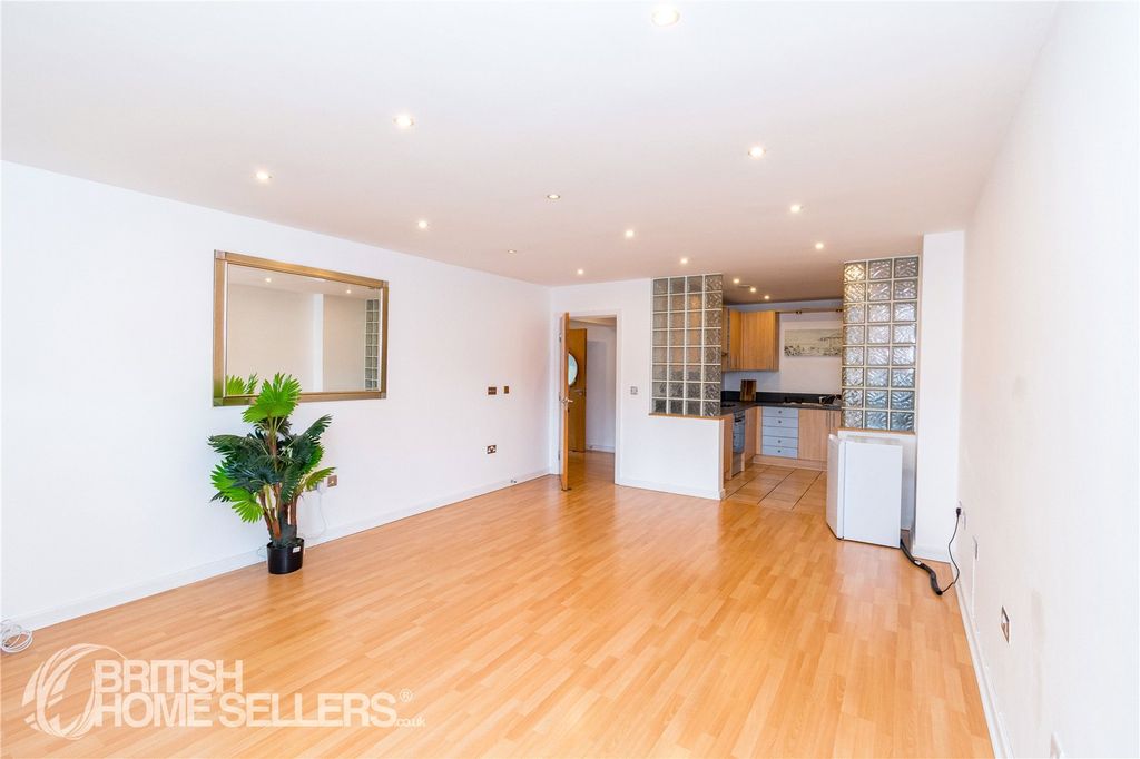 Property photo 1 of 22 Picture No. 23