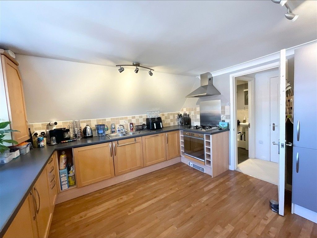 Property photo 3 of 8 Kitchen