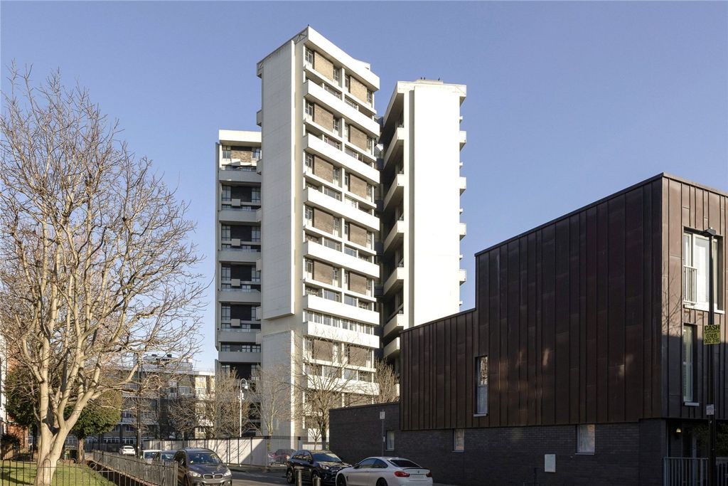 Property photo 1 of 12 Keeling House, E2