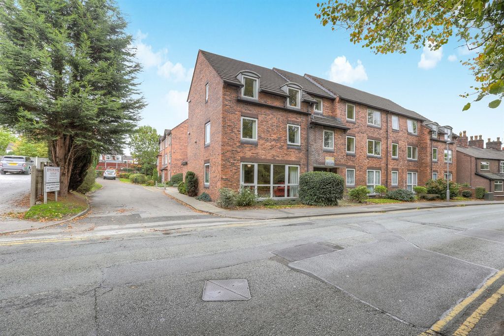 Property photo 1 of 12 (Main)