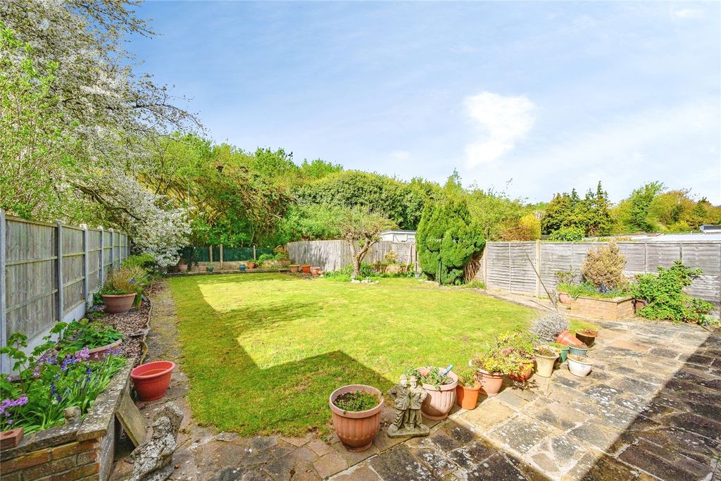 Property photo 2 of 17 Garden