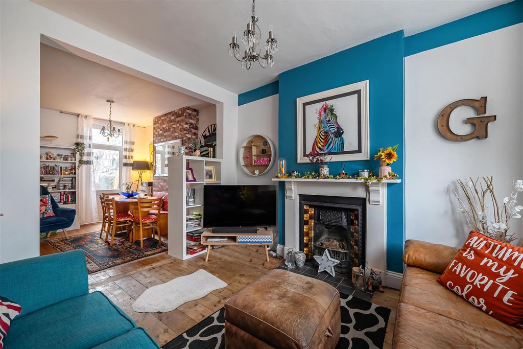 Property photo 2 of 22 1374172-12-69034E029Eca6.Jpg