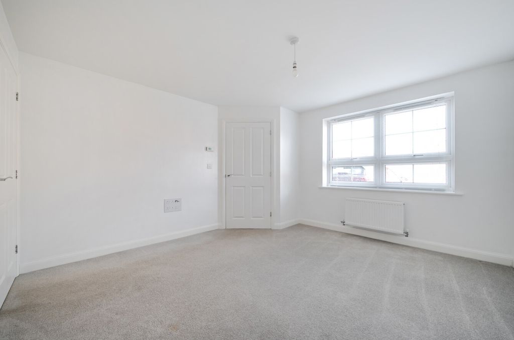 Property photo 3 of 12 1477444-4-6A2800A...
