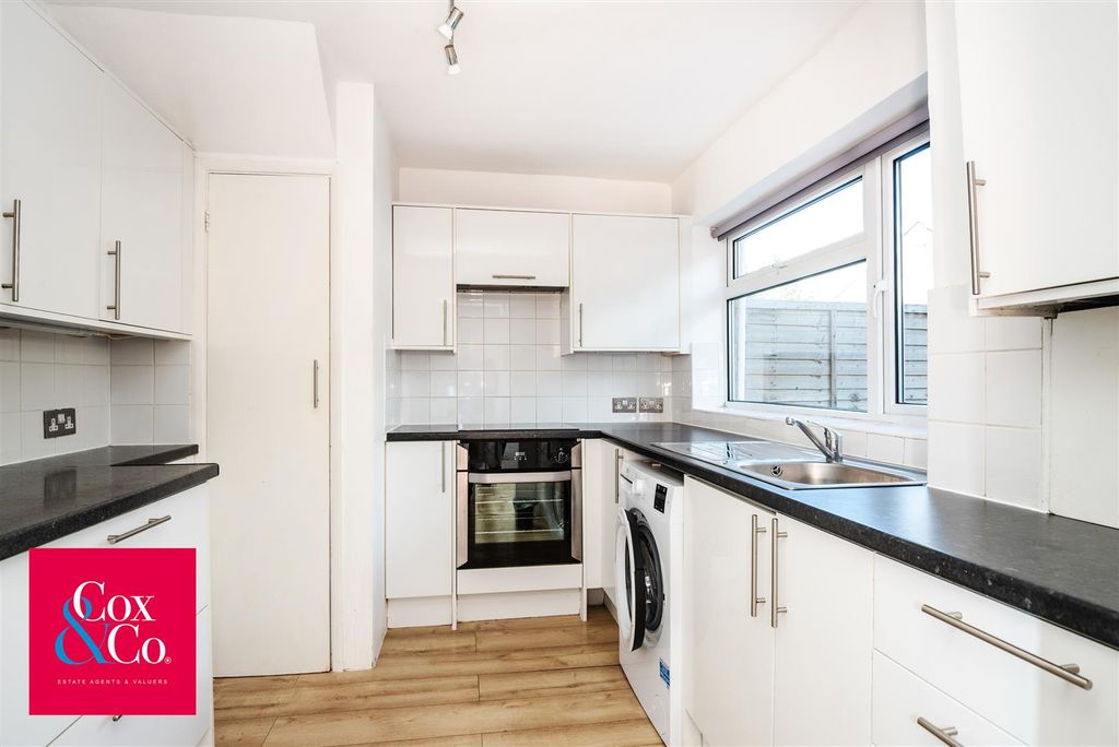 Property photo 3 of 16 81P_1300.Jpg