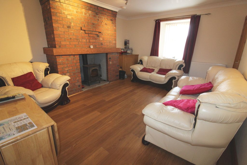 Property photo 3 of 21