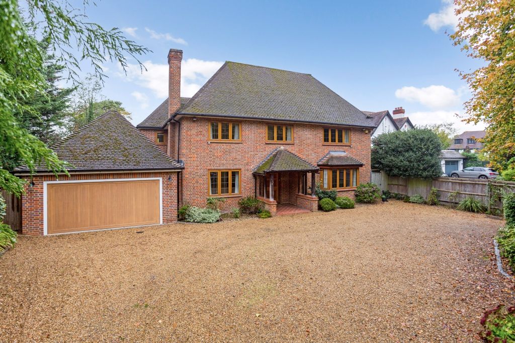 Property photo 1 of 25 6 Vicarage Way 32...