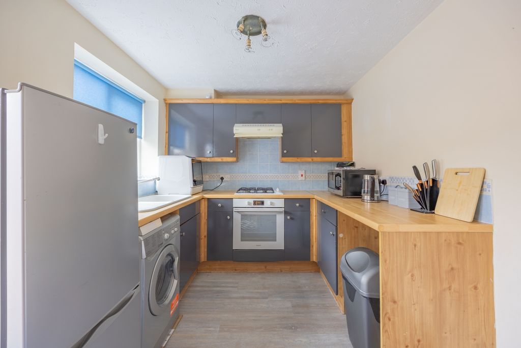 Property photo 3 of 15 Ewemove Taunton Compton Close (7)