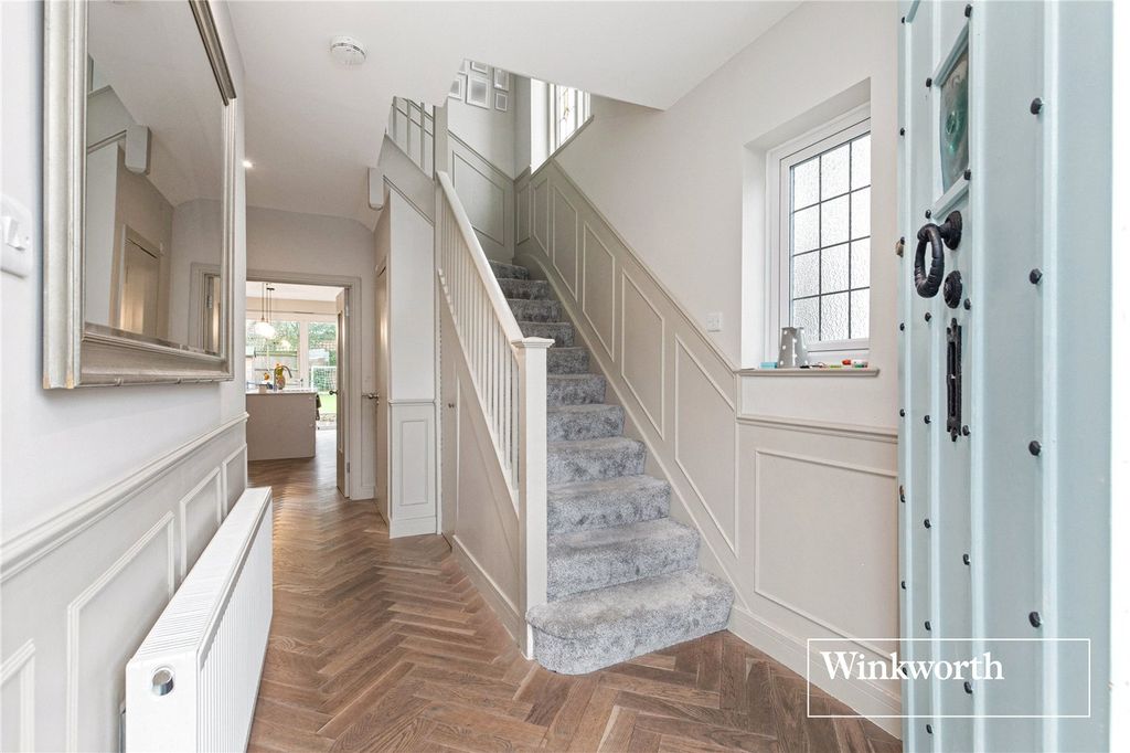 Property photo 2 of 17 Picture No. 18