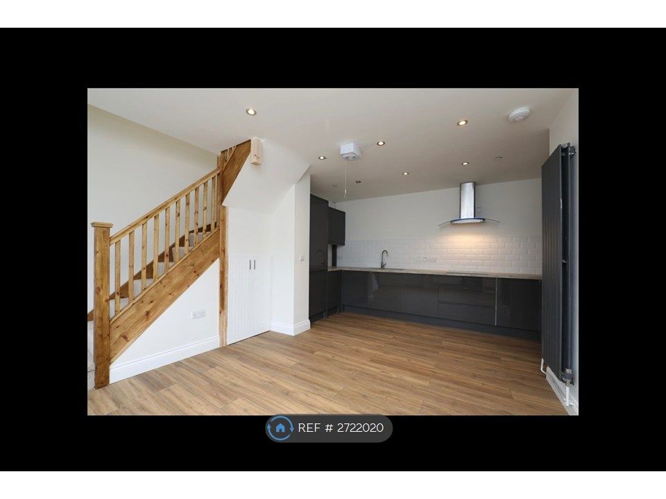 Property photo 2 of 11 Living Room