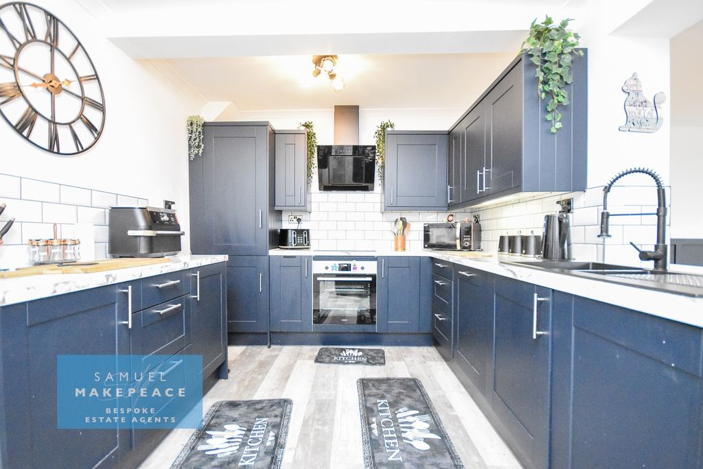 Property photo 2 of 21 Gallery