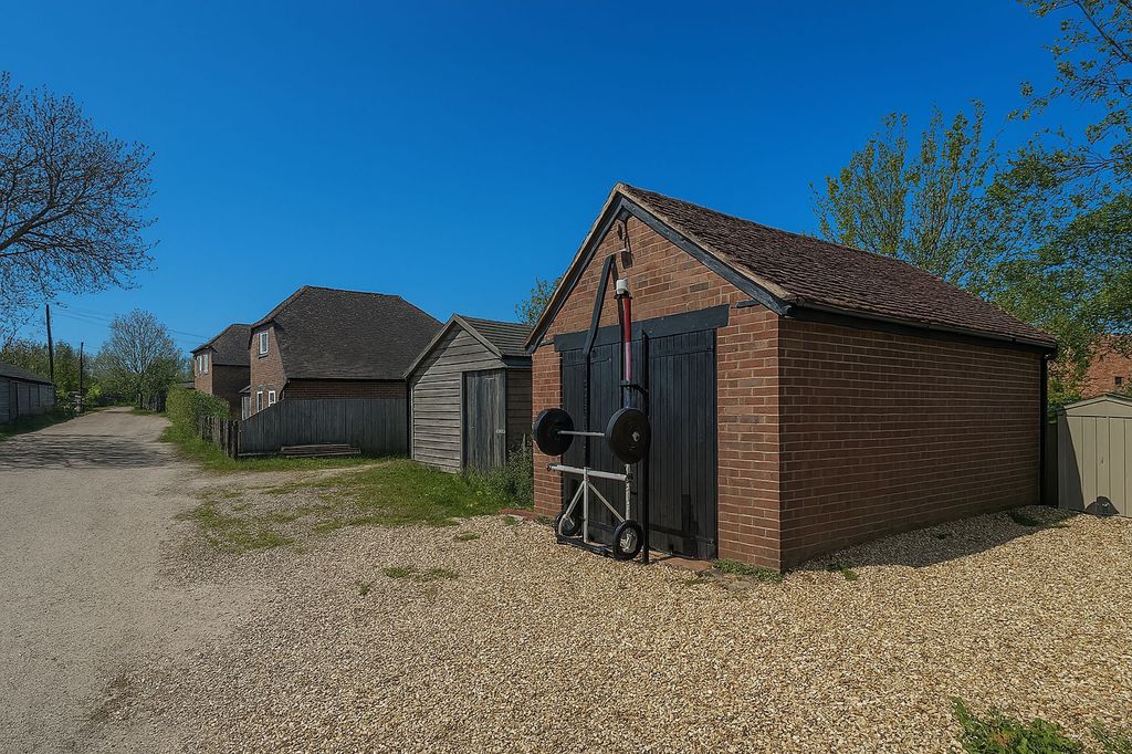 Property photo 1 of 4