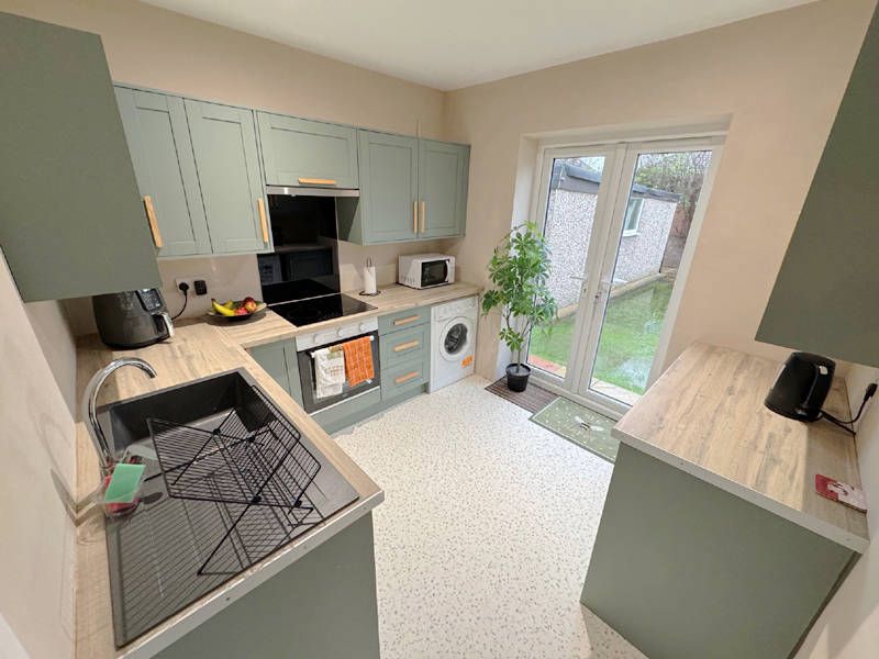 Property photo 2 of 25 Kitchen