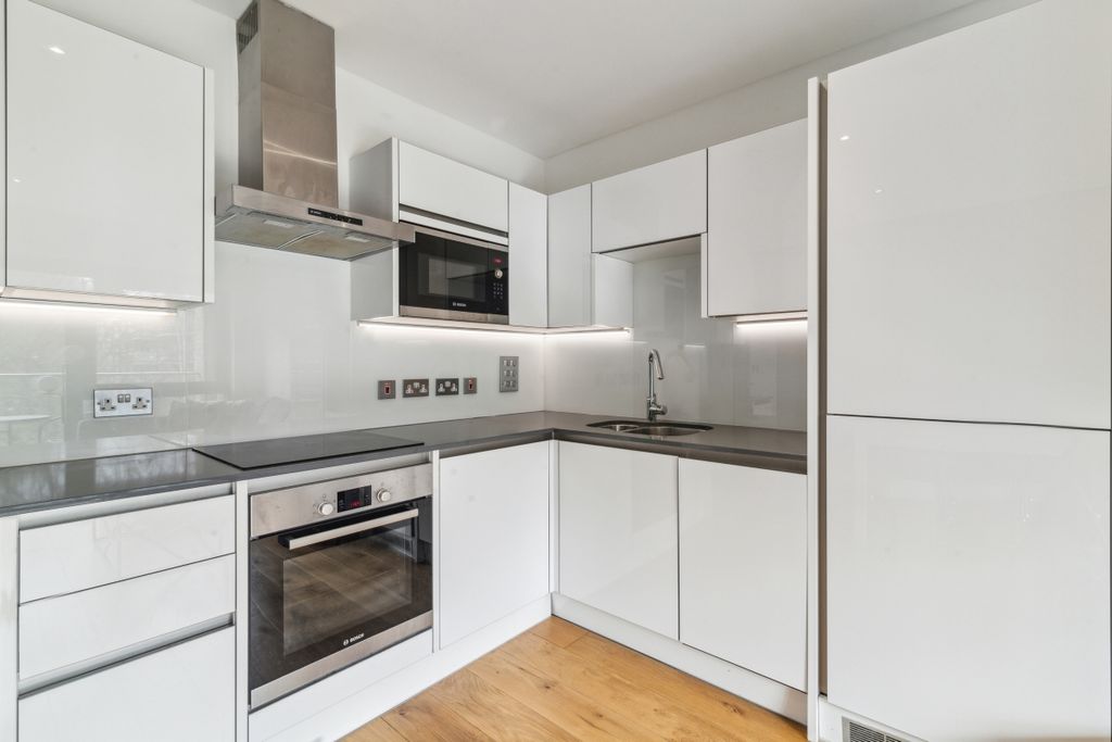 Property photo 3 of 16 4