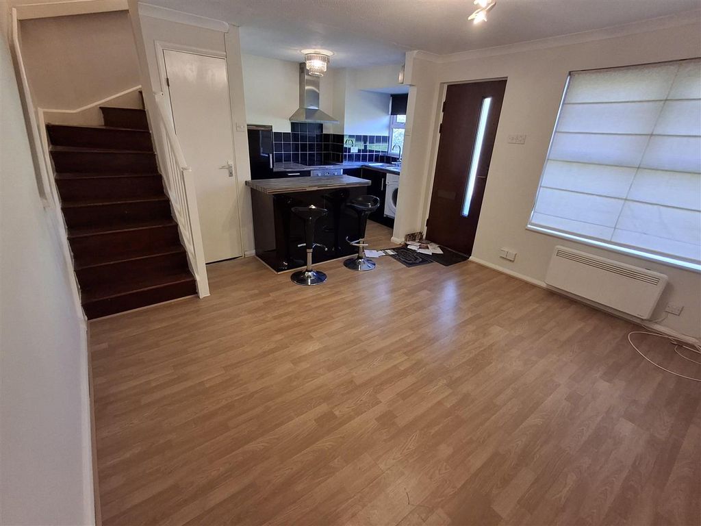 Property photo 2 of 7 Lounge.Jpg