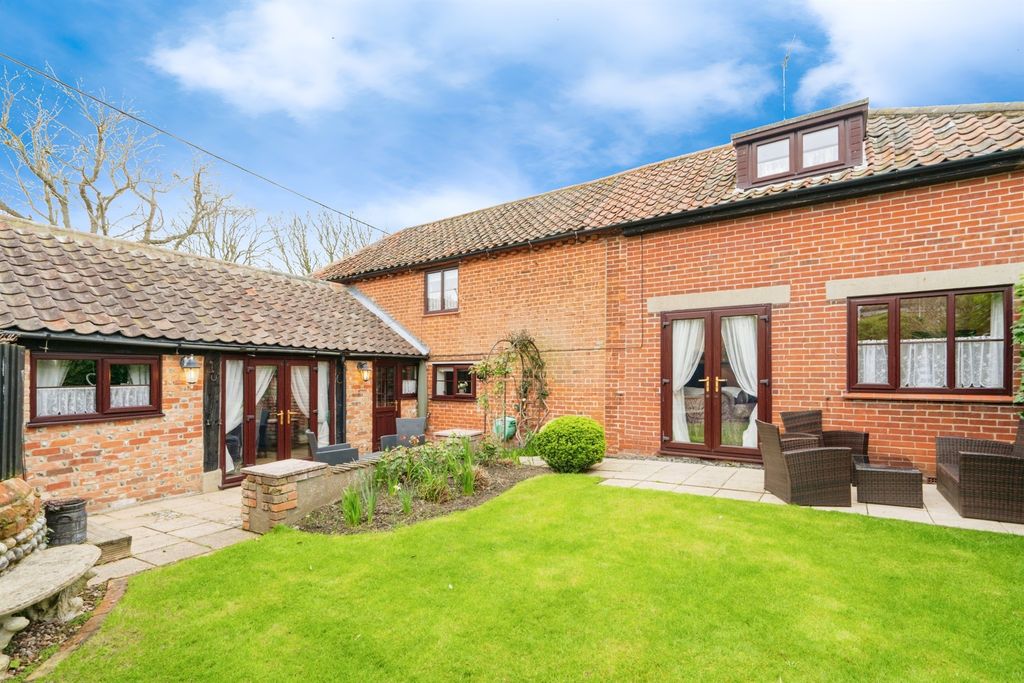 Property photo 2 of 17